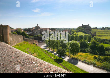 San Pietro e Santa Maria Maggiore, Tuscania che è una città e comune della provincia di Viterbo, regione Lazio, Italia. Fino a che TH Foto Stock