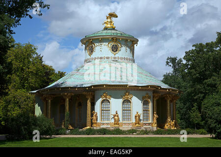 Casa cinese / Chinesisches Haus, padiglione del giardino in stile Chinoiserie un brano nel Parco Sanssouci a Potsdam, Brandeburgo, Germania Foto Stock