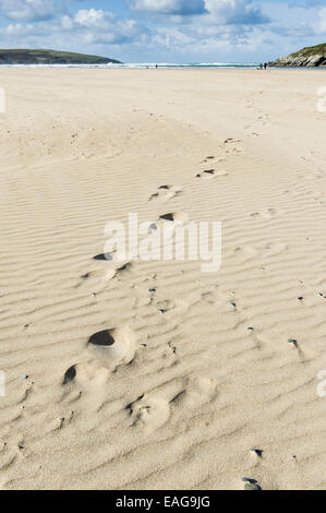 Orme di sabbia su Crantock Beach in Newquay, Cornwall. Foto Stock