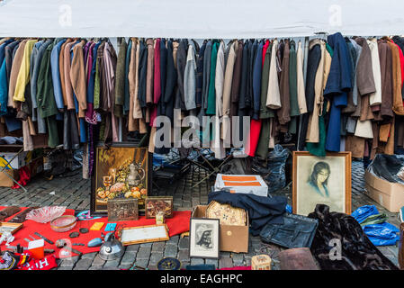 Bruxelles:Marolles Mercato delle pulci su Place du jeu de Balle Foto Stock