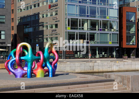 Spectral Self contenitore scultura di Math Kallioinen, Porto Interno, Malmo, Svezia Foto Stock