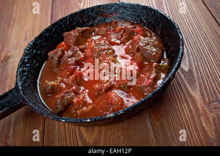 -Gored-Gored tradizionale cibo Etiope.raw piatto di carne di manzo mangiato in Etiopia e in Eritrea Foto Stock