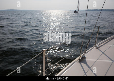 Paesaggio con frammento di yacht Foto Stock