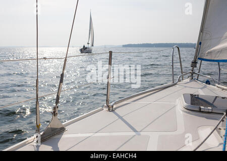 Paesaggio con frammento di yacht Foto Stock