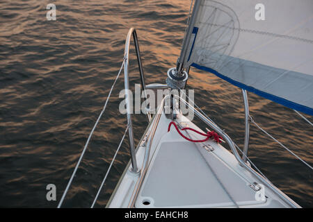 Paesaggio con frammento di yacht Foto Stock