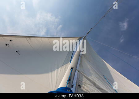 Paesaggio con frammento di yacht Foto Stock