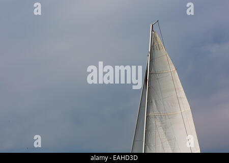 Paesaggio con frammento di yacht Foto Stock