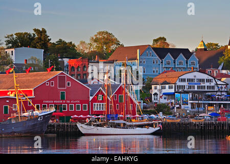 Museo della pesca dell'Atlantico e la città di Lunenburg, al tramonto, Lighthouse Route, Highway 3, Nova Scotia, Canada Foto Stock