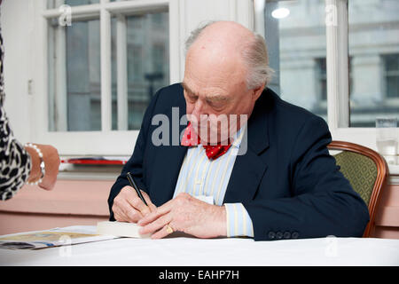 Henry Blofeld al oldie pranzo letterario 11-11-14 Foto Stock