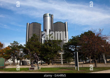 Una vista della General Motors sede nel centro di Detroit. Foto Stock