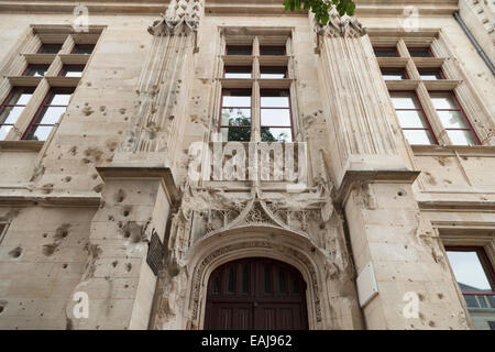 WW2 fori di proiettile nel Palais de Justice, Rouen, Normandia, Francia Foto Stock