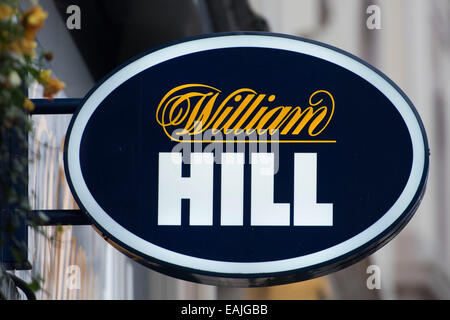 Un William Hill Scommesse segno negozio logo. Foto Stock