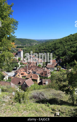 Lapopie Saint-Cirq un grazioso borgo medievale nel dipartimento Lot, Midi-Pirenei, Francia Foto Stock