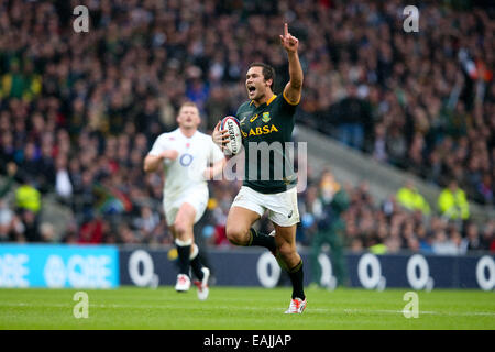 Londra, Regno Unito. Xv Nov, 2014. Sud Africa Jan Serfontein celebrare prima di rigature - Autunno QBE intenzionali - Inghilterra vs Sud Africa - Twickenham Stadium - Londra - 15/11/2014 - Pic Charlie Forgham-Bailey/Sportimage. © csm/Alamy Live News Foto Stock