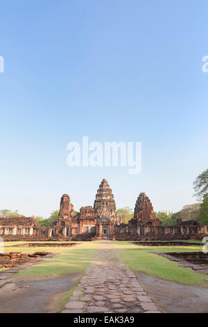 Vista da via di passaggio di Prasat Hin Phimai tempio, Thailandia Foto Stock