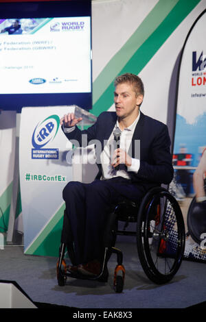 Londra, Regno Unito. 17 novembre 2014. Steve Brown, Team GB capitano parla alla sedia a rotelle Internazionale Federazione rugby (IWRF) / Gran Bretagna sedia a rotelle Federazione rugby (GBWRF) presentazione durante il mondiale IRB Rugby Conferenza e mostra a Londra. Credito: Elsie Kibue/Alamy Live News Foto Stock