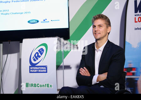 Londra, Regno Unito. 17 novembre 2014. Steve Brown, Team GB capitano presso la sedia a rotelle Internazionale Federazione rugby (IWRF) / Gran Bretagna sedia a rotelle Federazione rugby (GBWRF) presentazione durante il mondiale IRB Rugby Conferenza e mostra a Londra. Credito: Elsie Kibue/Alamy Live News Foto Stock