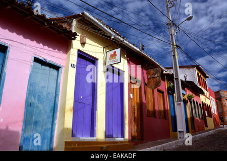 Case colorate nella città vecchia di Lençóis, chapada diamantina montagne, lencois, Bahia, Brasile Foto Stock