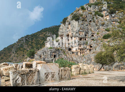 Lycian rock tombe, necropoli, antica città di Myra, Demre, Provincia di Antalya, Turchia Foto Stock