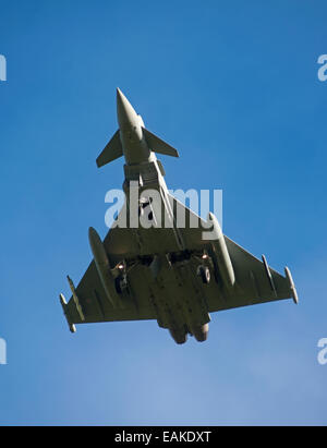Eurofighter Typhoon FRG4 sull approccio per RAF Lossiemouth, Morayshire. SCO 91§54 Foto Stock