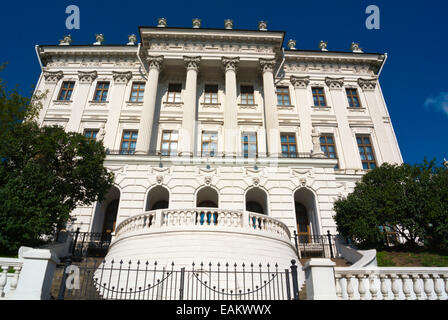 Casa Pashkov (1786), il palazzo neoclassico di fronte al Cremlino di Mosca, Russia, Europa Foto Stock