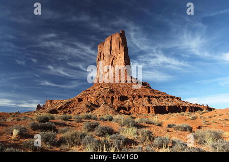 Monument Valley sulla riserva nazionale Navajo al confine tra Arizona e Utah. Foto Stock