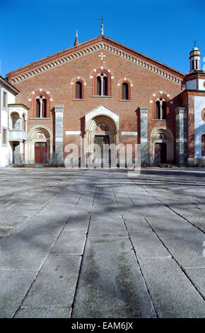 L'Italia, Lombardia, Milano, Sant Eustorgio Basilica Foto Stock