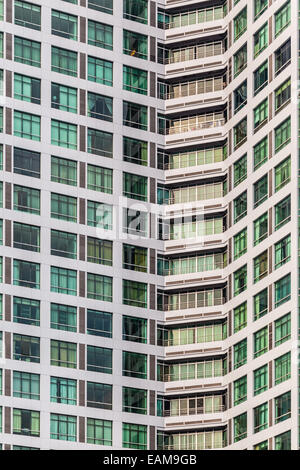 Dettaglio di un alto edificio in condominio in Thailandia Foto Stock