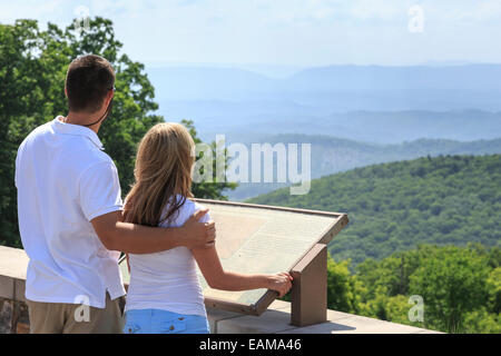 Giovane a Dan Ingall si affacciano, bagno County, Virginia vicino a Homestead Resort Foto Stock