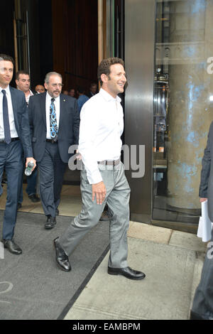 New York Candids dotate: Mark Feuerstein dove: Manhattan, New York, Stati Uniti quando: 15 Maggio 2014 Foto Stock