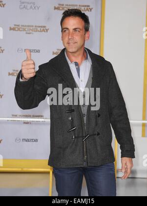 Los Angeles, CA, Stati Uniti d'America. 17 Nov, 2014. Carlos Ponce presso gli arrivi per la fame di giochi: MOCKINGJAY - Parte 1 Premiere, Nokia Theater L.A. LIVE, Los Angeles, CA Novembre 17, 2014. Foto di: Elizabeth Goodenough/Everett raccolta/Alamy Live News Foto Stock