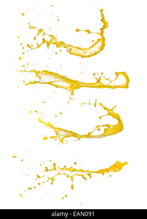 Gli spruzzi di succo di frutta raccolta, isolati su sfondo bianco Foto Stock