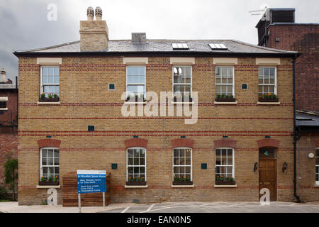 Ospedale convertito gatehouse è ora una casa privata, London, Regno Unito Foto Stock