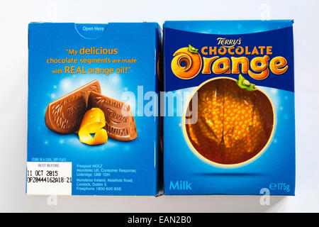 Terry il cioccolato al latte set arancione su sfondo bianco - due scatole che mostra parte anteriore e posteriore Foto Stock