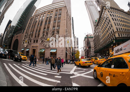 Il Tiffany e Co. flagship store sulla Quinta Avenue nel centro di Manhattan a New York Foto Stock