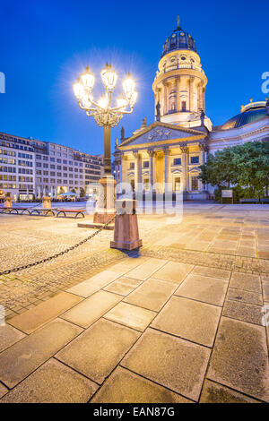 Storica piazza Gendarmenmarkt a Berlino, Germania. Foto Stock