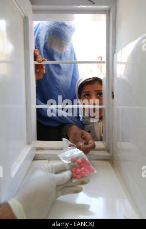 Farmacia in un ospedale afghano Foto Stock