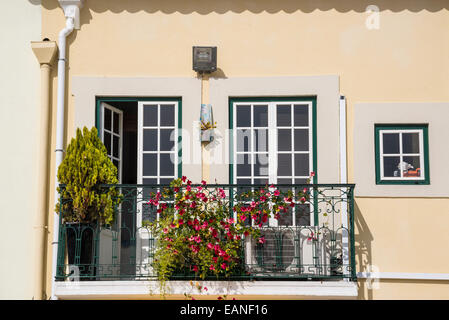 Suggestivo balcone, quartiere Belem, Lisbona, Portogallo Foto Stock