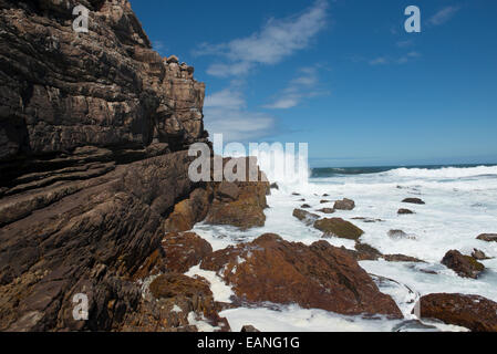 Costa rocciosa che conduce al Capo di Buona Speranza, Western Cape, Sud Africa Foto Stock