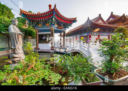 Giardino del monastero occidentale in Tsuen Wan, Hong Kong. Foto Stock