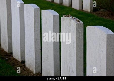 Tyne Cot Commonwealth War Graves Cimitero e memoriale al mancante. Tyne Cot, vicino a Ypres (lebbroso) Belgio. Tyne Cot, guerra grav Foto Stock