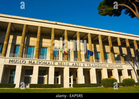 Museo nazionale delle arti e tradizioni popolari, Folk Museum, EUR governo e il quartiere finanziario, Roma, Italia Foto Stock