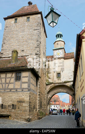 Marcus Tower con Roderbogen Rothenburg ob der Tauber Germania Foto Stock