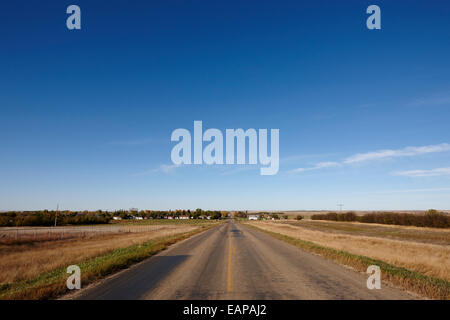 L'autostrada 34 vicino bengough Saskatchewan Canada Foto Stock