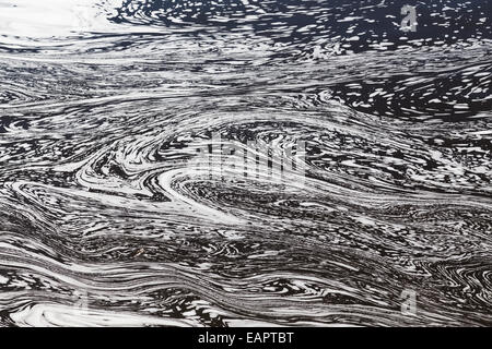 Acqua con Swirly Patterns in fiume Ottawa Foto Stock