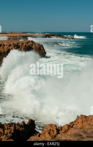 Surf rompe al punto Quobba, Coral Coast, WA, Australia Foto Stock