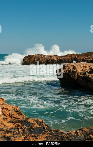 Surf rompe al punto Quobba, Coral Coast, WA, Australia Foto Stock