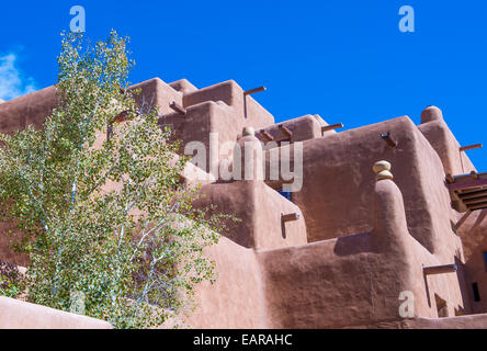 Adobe tradizionale architettura in Santa Fe New Mexico Foto Stock