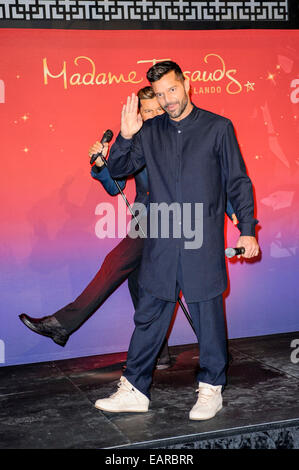 Ricky Martin con cera figura Ricky Martin cera figura presentando al Madame Tussauds di Las Vegas 19/11/2014 Las Vegas/picture alliance Foto Stock