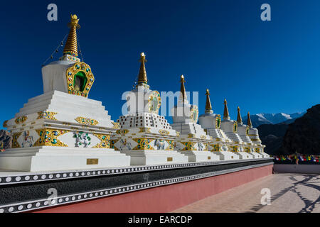 Choerten di Thiksey Gompa monastero, Ladakh, Jammu e Kashmir India Foto Stock